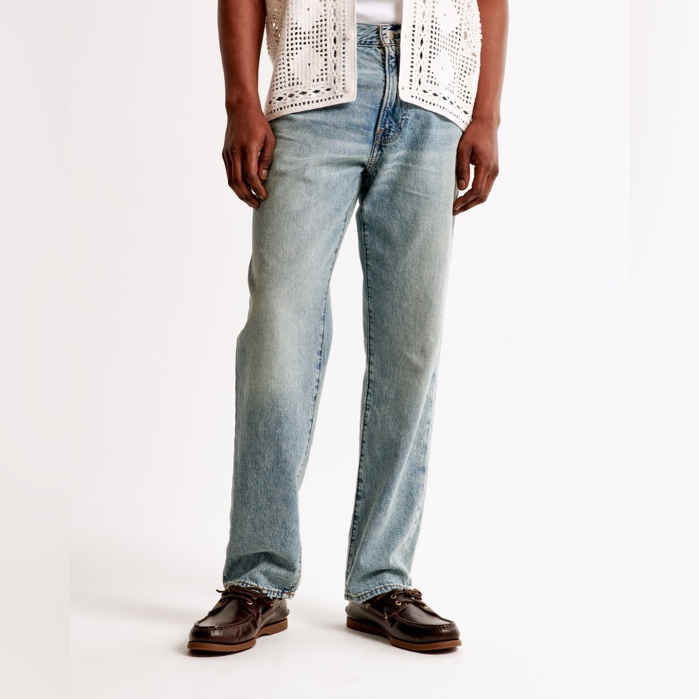 NWT Abercrombie & Fitch Mens Lightweight Loose Jeans 28x30 Medium Wash